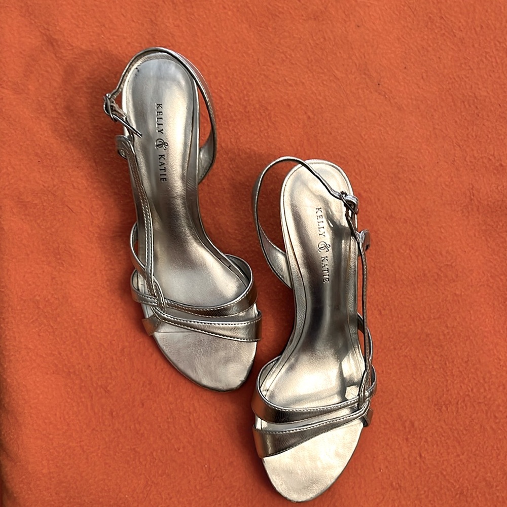 KELLY & KATIE metallic silver dress Sandals